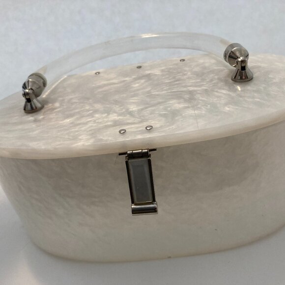Vintage Lucite box purse - Picture 2 of 8